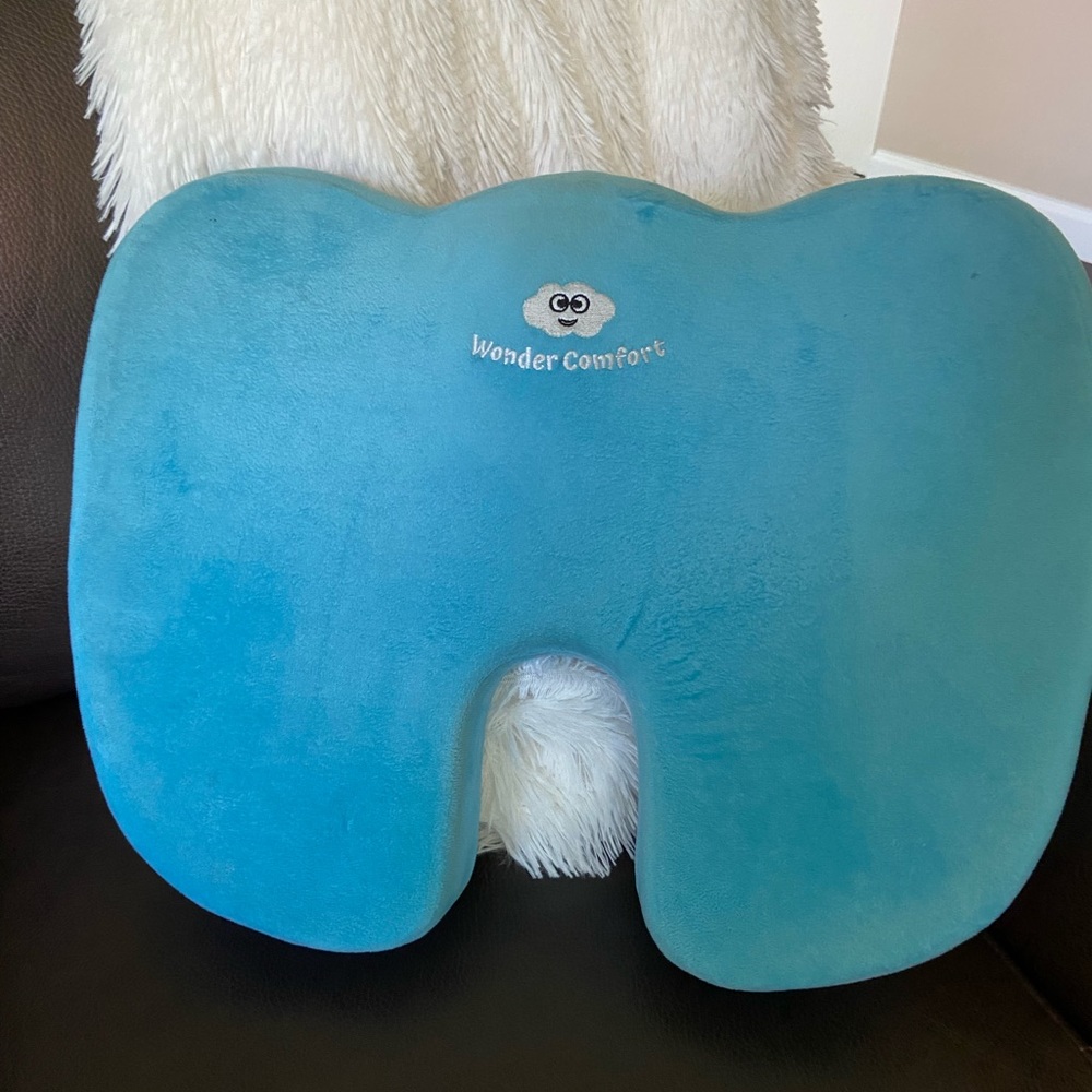 Wonder Pillow……Helps you sit better and longer pain free!!